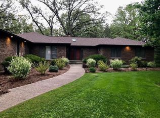 4122 Miller Oaks Dr, McHenry, IL 60051