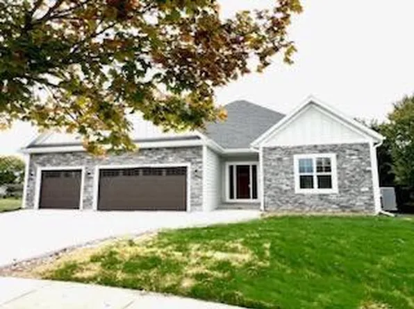 1449 Red Oak DRIVE, Hartford, WI 53027