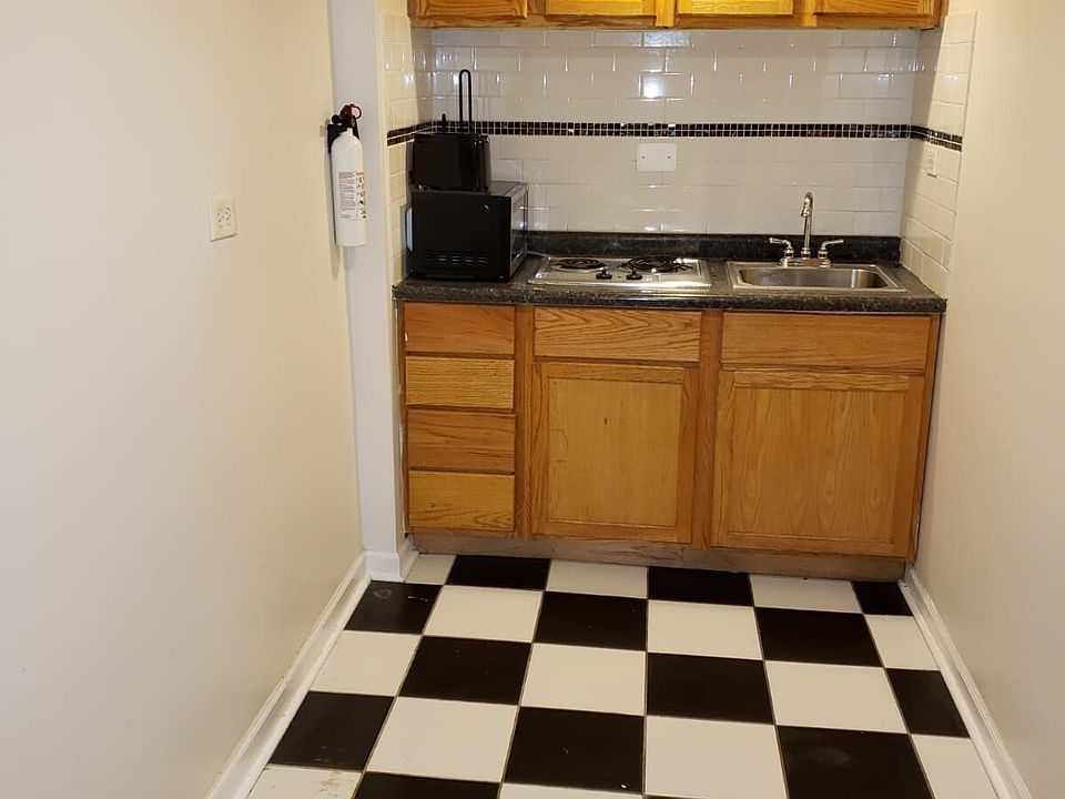 1st image of 2230 N Lockwood Ave #G