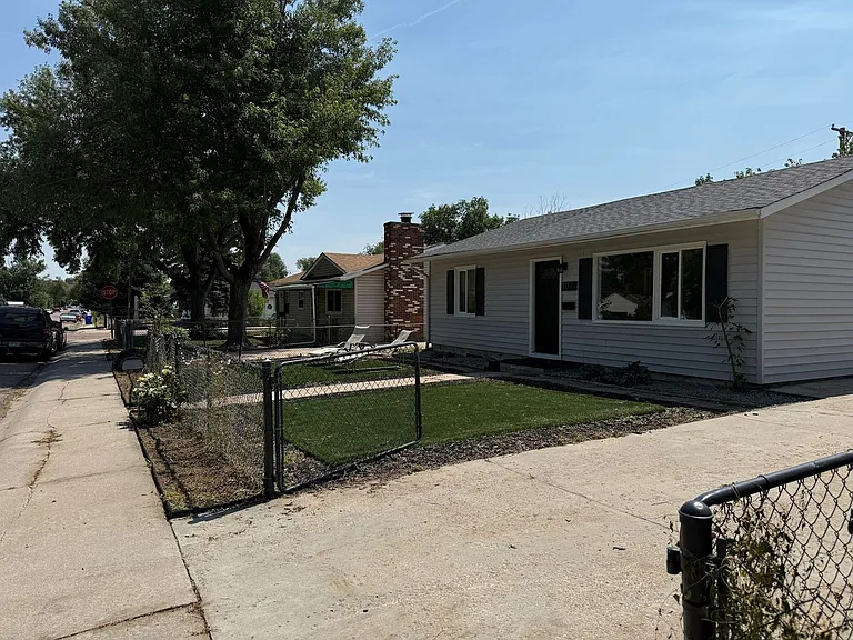 1137 Pando Ave — Photo 2