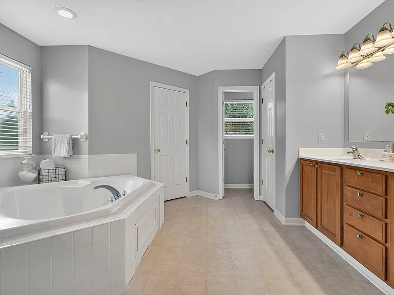 3811 Pine Bank Dr — Photo 30