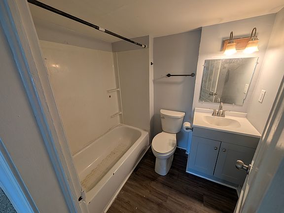 3rd image of 215 N Logan St #C