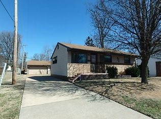 805 Mullanphy Rd, Florissant, MO 63031