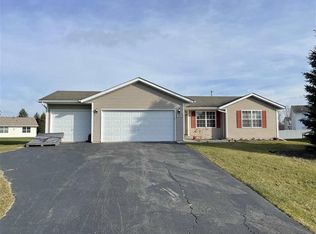 595 Talentina Trl, Roscoe, IL 61073