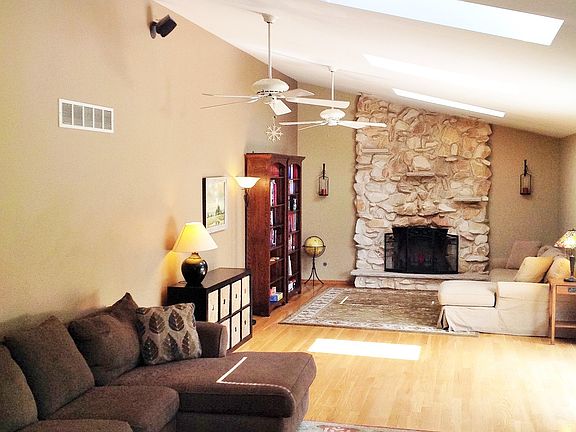 4th image of 3316 Edgecreek Dr