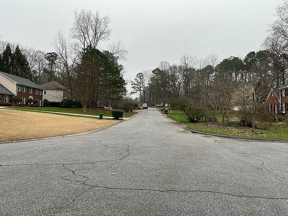 5th image of 3627 Stonehenge Way NE