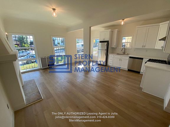 4th image of 559 N Normandie Ave #102