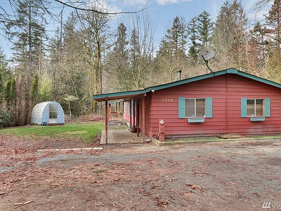 4th image of 9608 85th Ave NW