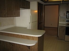 5th image of 584 W Country Club Blvd