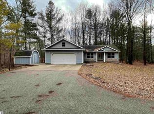 1821 N Seven Mile Rd, Sanford, MI 48657