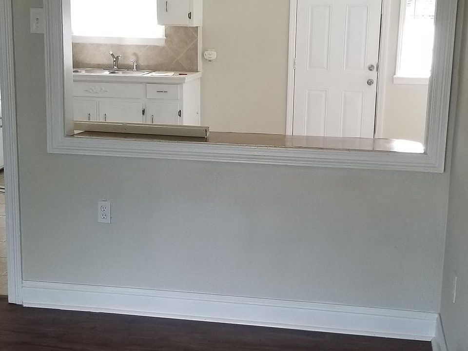 2nd image of 5439 Loring Dr