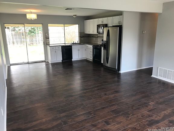 4th image of 6639 Spring Brook Dr