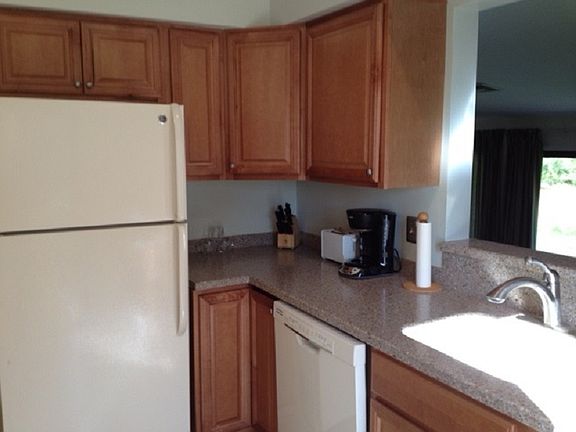 3rd image of 23 Meadowview Dr
