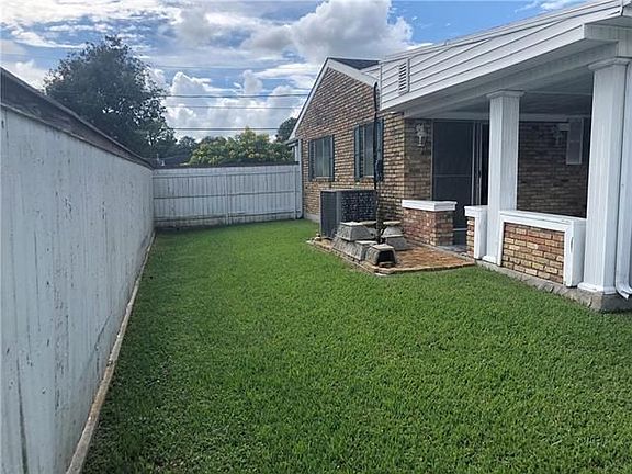 5th image of 122 Park Dr