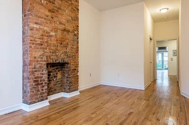 Rented by Nooklyn NYC LLC | media 43