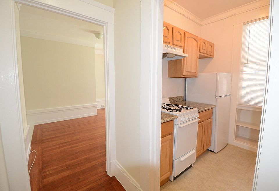 1st image of 721 Bush St APT 104