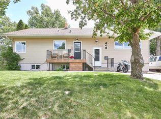 640 N Division Ave NW, Medicine Hat, AB T1A 0C3