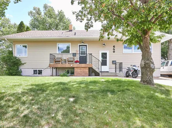 640 N Division Ave NW, Medicine Hat, AB T1A 0C3