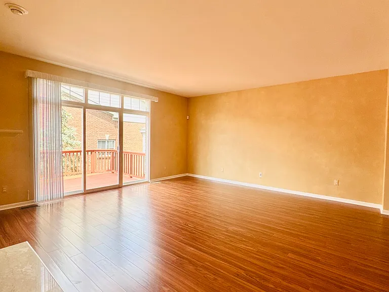 37572 Newburgh Park Cir #33 — Photo 6