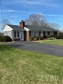 4th image of 615 Hayes Dr