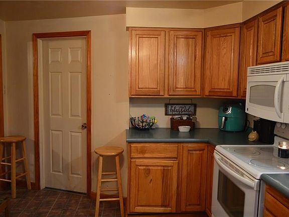 4th image of 1435 Francis St