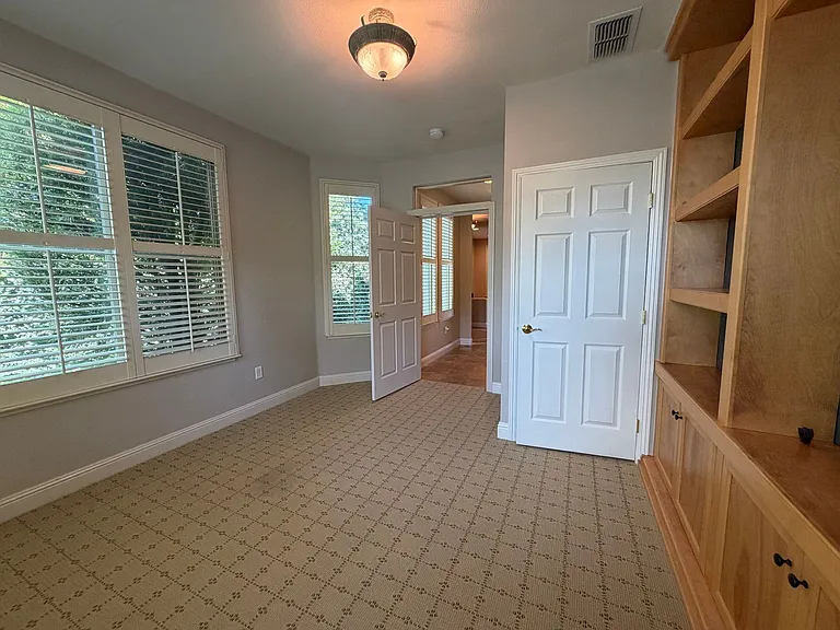 1014 Gamay Dr — Photo 52