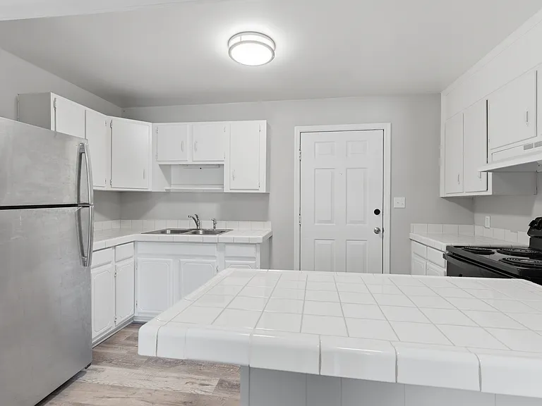 2608 8th Ave SW #B — Photo 3