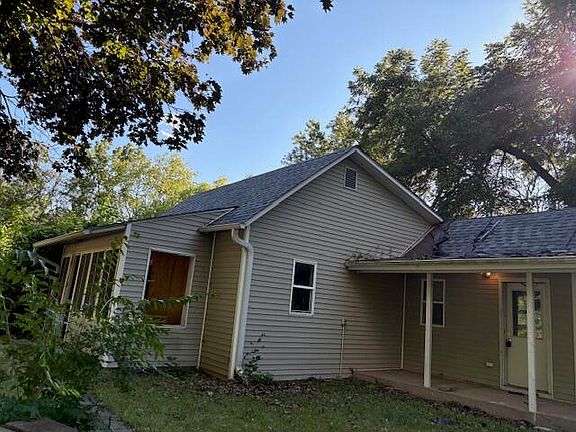 4th image of 202 Townsend St