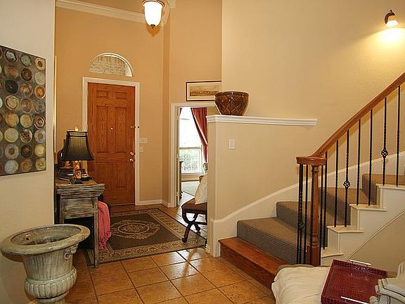 2nd image of 420 Fountain Park Dr