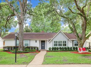 10035 Burgoyne Rd, Houston, TX 77042