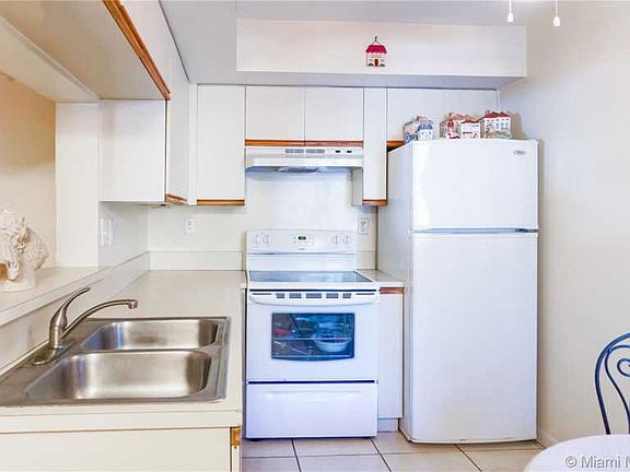 4th image of 15575 Miami Lakeway N APT 101-14