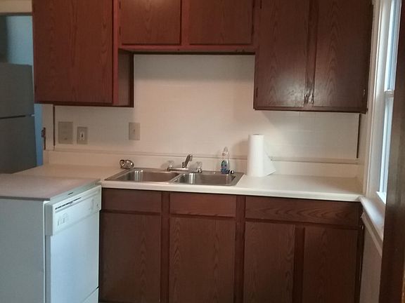 5th image of 2642 E 130th St