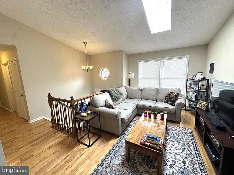 13 McNeil Ct — Photo 4