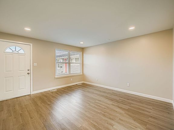 5th image of 10607 Kendrick St SW