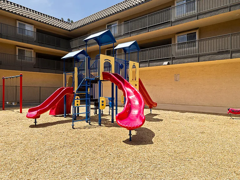 ORO Apartments — Photo 7