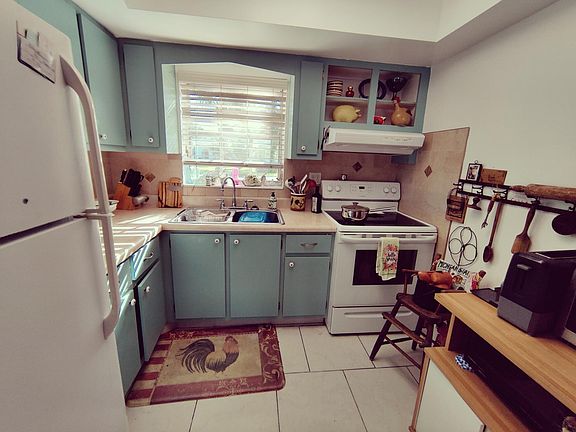 5th image of 2920 Crosley Drive E #A