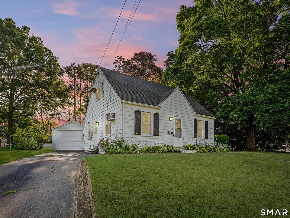 1st image of 108 Bedford Avenue