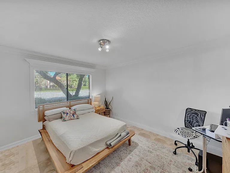 359 Lakeview Dr #102 — Photo 11