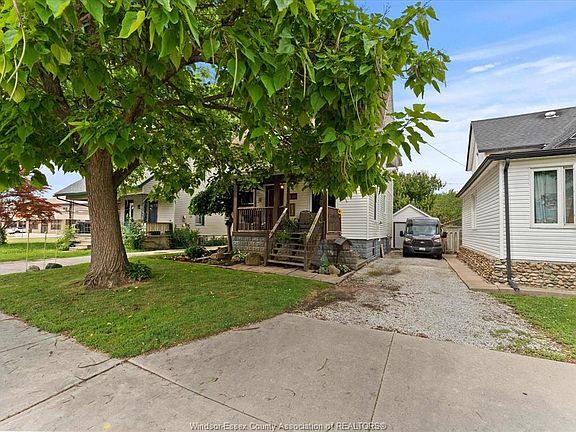 4th image of 11 Victoria Ave N