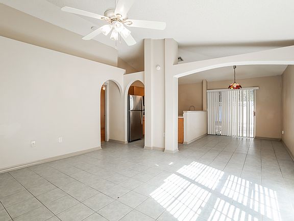 5th image of 5577 Oak Crossing Ct