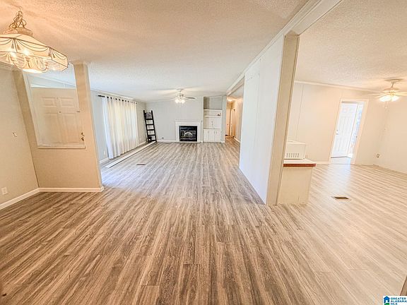 5th image of 95 Huckleberry Cir