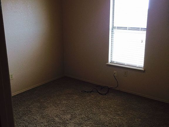 5th image of 2806 NW 46th St APT D
