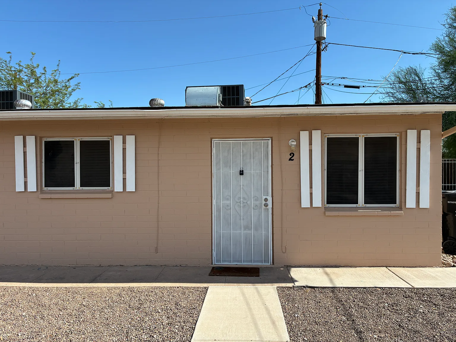 2 bed, 1.0 bath, $1,050 — Photo 1