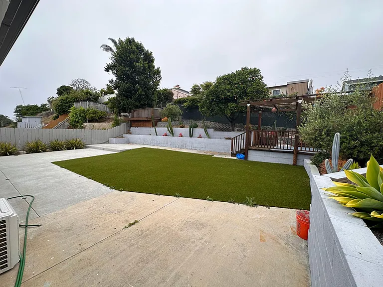 2078 Finch Ln — Photo 18
