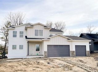 156 Crossroads Ct, Polk City, IA 50226