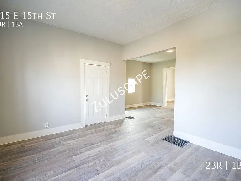 415 E 15th St — Photo 9