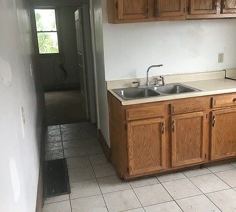 5th image of 358 College Ave