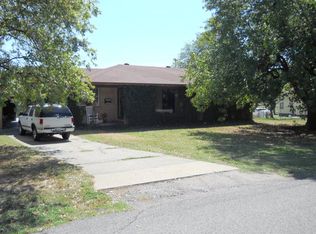 407 N John St, Holdenville, OK 74848