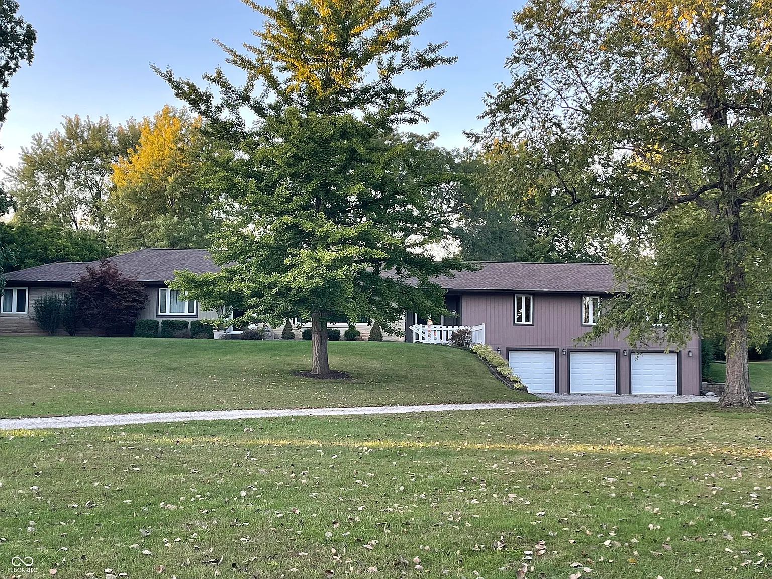 3250 E Loretta Dr photo 1