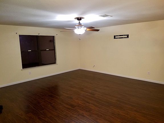 3rd image of 5991 Waterford Dr